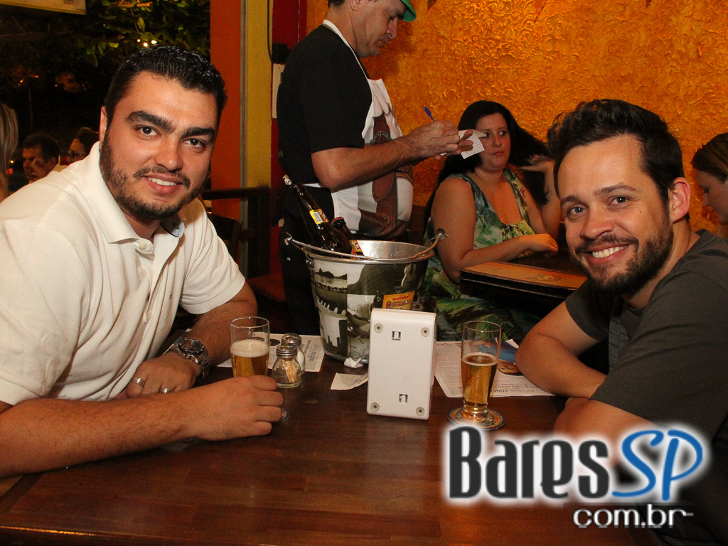 Caetano's Bar tem música alemã ao vivo para acompanhar a cerveja Paulaner - Unisal Caetano's Bar tem música alemã ao vivo para acompanhar a cerveja Paulaner - Unisal