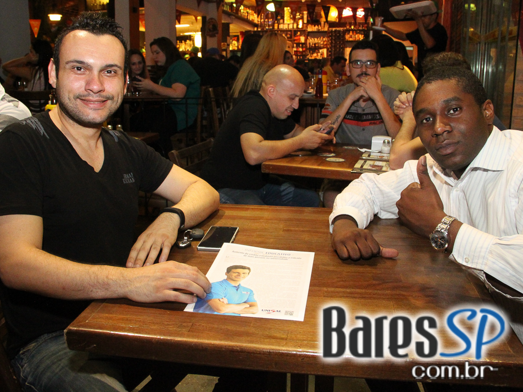 Caetano's Bar tem música alemã ao vivo para acompanhar a cerveja Paulaner - Unisal Caetano's Bar tem música alemã ao vivo para acompanhar a cerveja Paulaner - Unisal