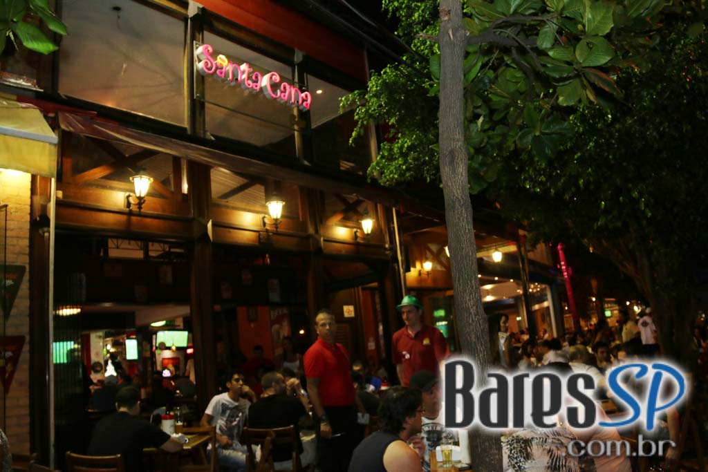 Santa Cana Bar ofereceu música ao vivo que embalou a noite da galera - Unisal Santa Cana Bar ofereceu música ao vivo que embalou a noite da galera - Unisal