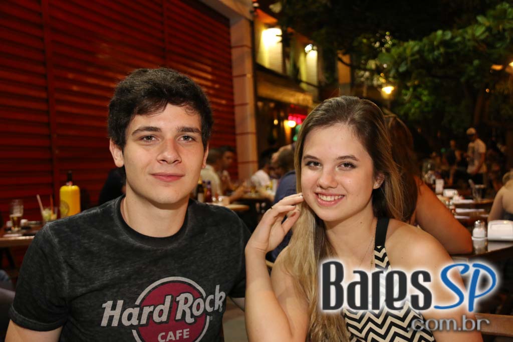 Caetano's Bar tocou música alemã ao vivo para acompanhar a cerveja Paulaner - Unisal Caetano's Bar tocou música alemã ao vivo para acompanhar a cerveja Paulaner - Unisal