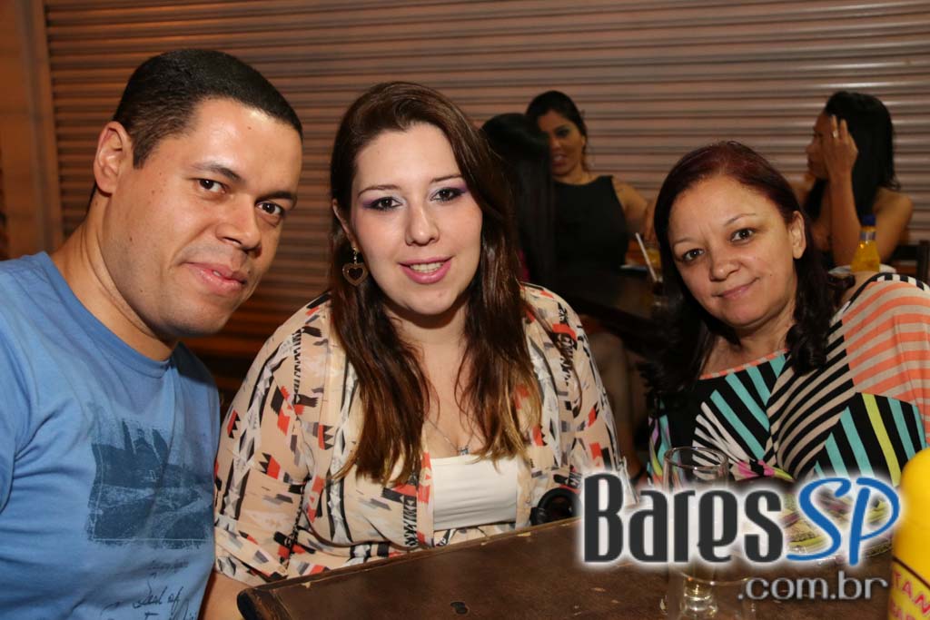 Caetano's Bar tocou música alemã ao vivo para acompanhar a cerveja Paulaner - Unisal Caetano's Bar tocou música alemã ao vivo para acompanhar a cerveja Paulaner - Unisal