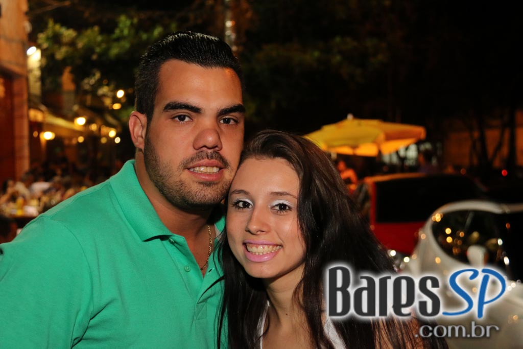 Caetano's Bar tocou música alemã ao vivo para acompanhar a cerveja Paulaner - Unisal Caetano's Bar tocou música alemã ao vivo para acompanhar a cerveja Paulaner - Unisal