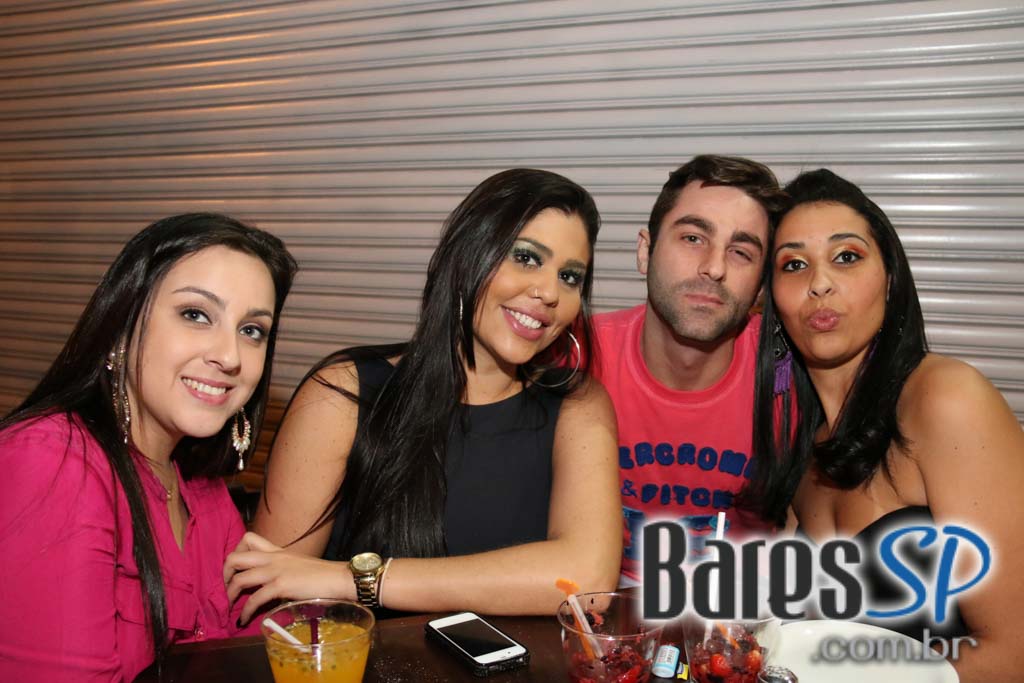 Caetano's Bar tocou música alemã ao vivo para acompanhar a cerveja Paulaner - Unisal Caetano's Bar tocou música alemã ao vivo para acompanhar a cerveja Paulaner - Unisal