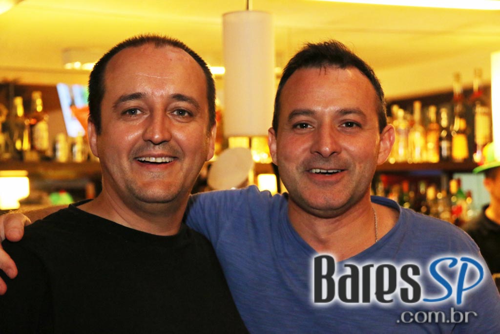 Caetano's Bar tocou música alemã ao vivo para acompanhar a cerveja Paulaner - Unisal Caetano's Bar tocou música alemã ao vivo para acompanhar a cerveja Paulaner - Unisal