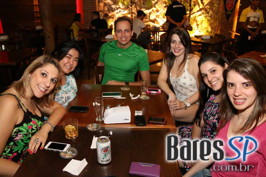 Caetano's Bar tocou música alemã ao vivo para acompanhar a cerveja Paulaner - Unisal Caetano's Bar tocou música alemã ao vivo para acompanhar a cerveja Paulaner - Unisal