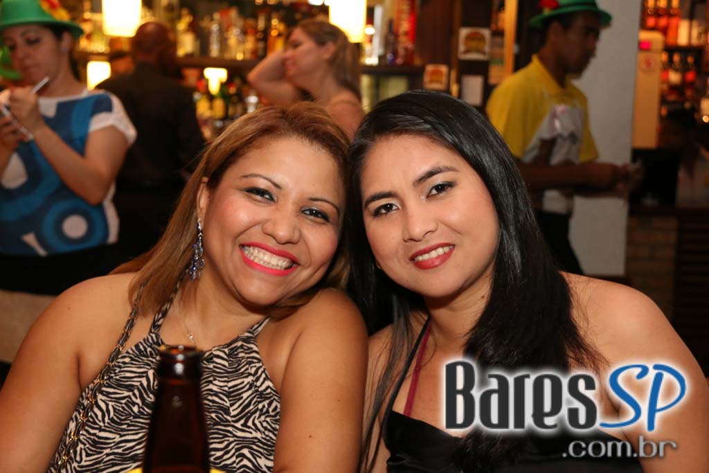 Caetano's Bar tocou música alemã ao vivo para acompanhar a cerveja Paulaner - Unisal Caetano's Bar tocou música alemã ao vivo para acompanhar a cerveja Paulaner - Unisal