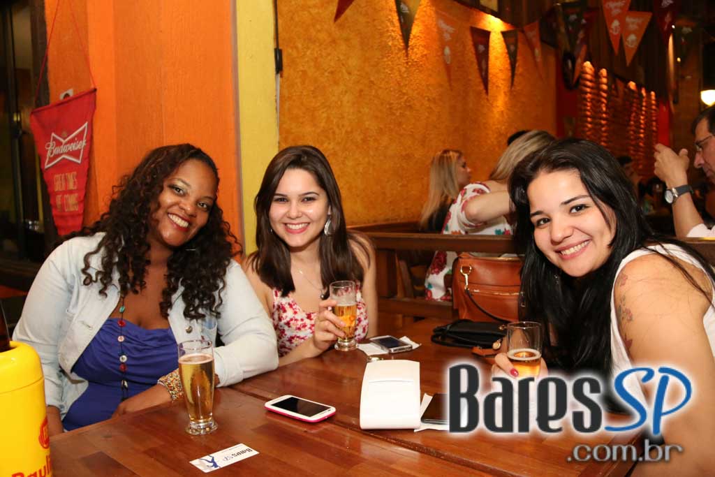 Caetano's Bar tocou música alemã ao vivo para acompanhar a cerveja Paulaner - Unisal Caetano's Bar tocou música alemã ao vivo para acompanhar a cerveja Paulaner - Unisal