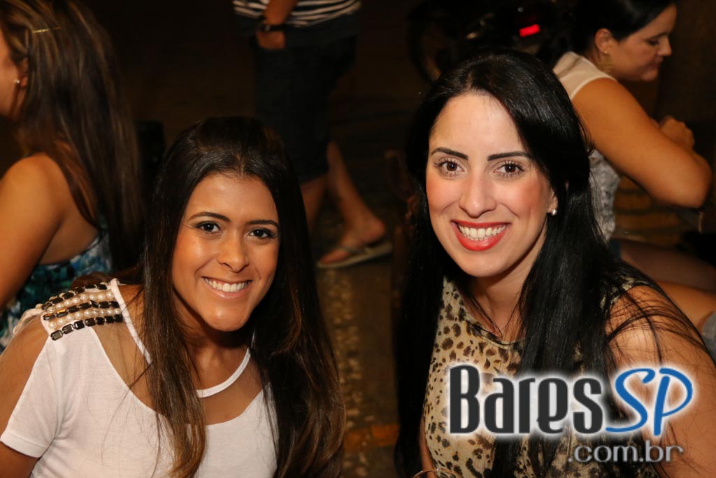 Caetano's Bar tocou música alemã ao vivo para acompanhar a cerveja Paulaner - Unisal Caetano's Bar tocou música alemã ao vivo para acompanhar a cerveja Paulaner - Unisal