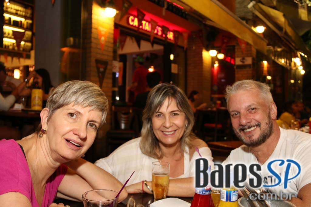 Caetano's Bar tocou música alemã ao vivo para acompanhar a cerveja Paulaner - Unisal Caetano's Bar tocou música alemã ao vivo para acompanhar a cerveja Paulaner - Unisal