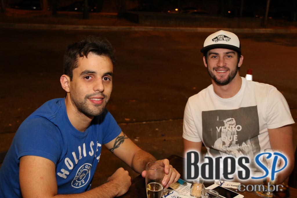 Caetano's Bar tocou música alemã ao vivo para acompanhar a cerveja Paulaner - Unisal Caetano's Bar tocou música alemã ao vivo para acompanhar a cerveja Paulaner - Unisal