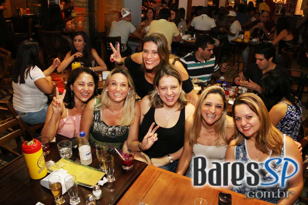 Caetano's Bar tocou música alemã ao vivo para acompanhar a cerveja Paulaner - Unisal Caetano's Bar tocou música alemã ao vivo para acompanhar a cerveja Paulaner - Unisal