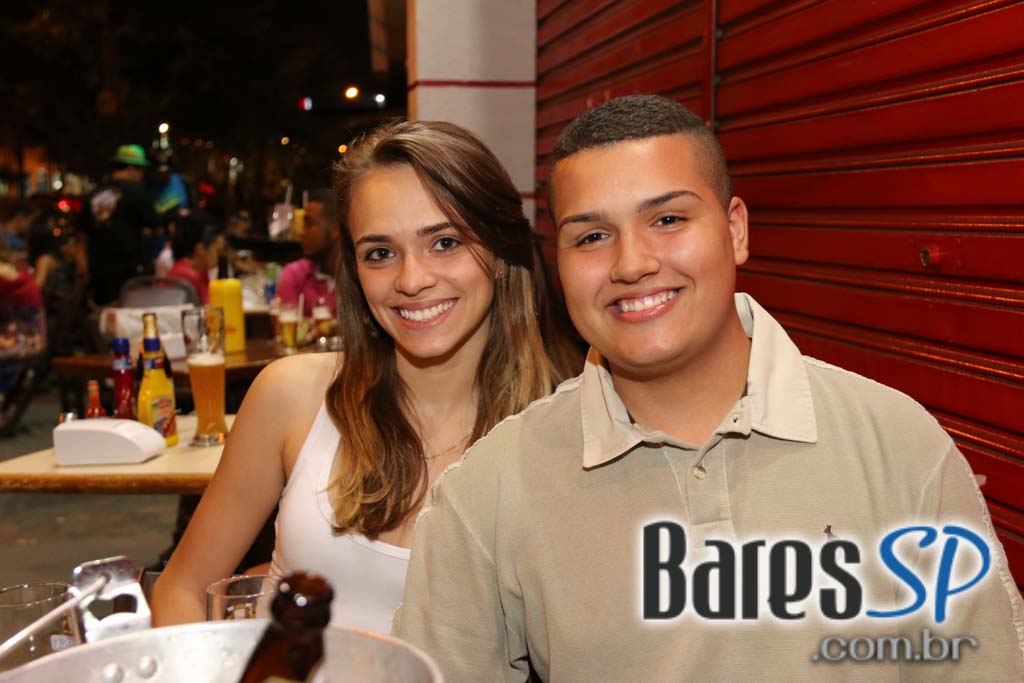 Caetano's Bar tocou música alemã ao vivo para acompanhar a cerveja Paulaner - Unisal Caetano's Bar tocou música alemã ao vivo para acompanhar a cerveja Paulaner - Unisal