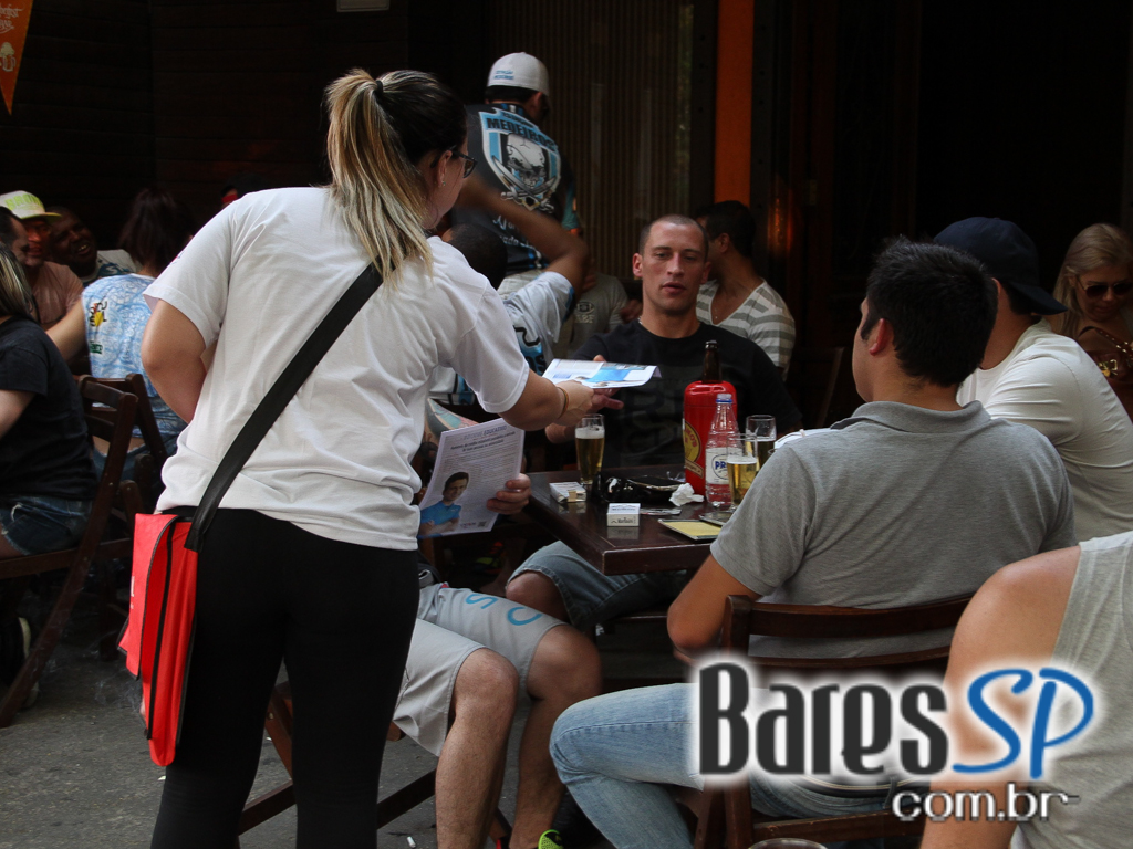 Caetano's Bar ofereceu música alemã ao vivo com cerveja Paulaner - Unisal Caetano's Bar ofereceu música alemã ao vivo com cerveja Paulaner - Unisal