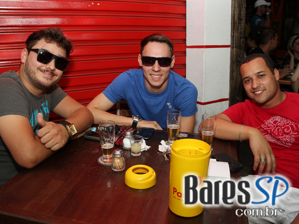 Caetano's Bar ofereceu música alemã ao vivo com cerveja Paulaner - Unisal Caetano's Bar ofereceu música alemã ao vivo com cerveja Paulaner - Unisal