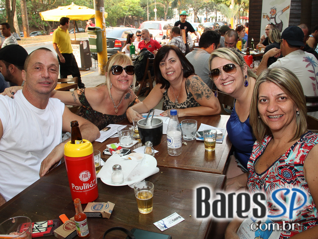 Caetano's Bar ofereceu música alemã ao vivo com cerveja Paulaner - Unisal Caetano's Bar ofereceu música alemã ao vivo com cerveja Paulaner - Unisal