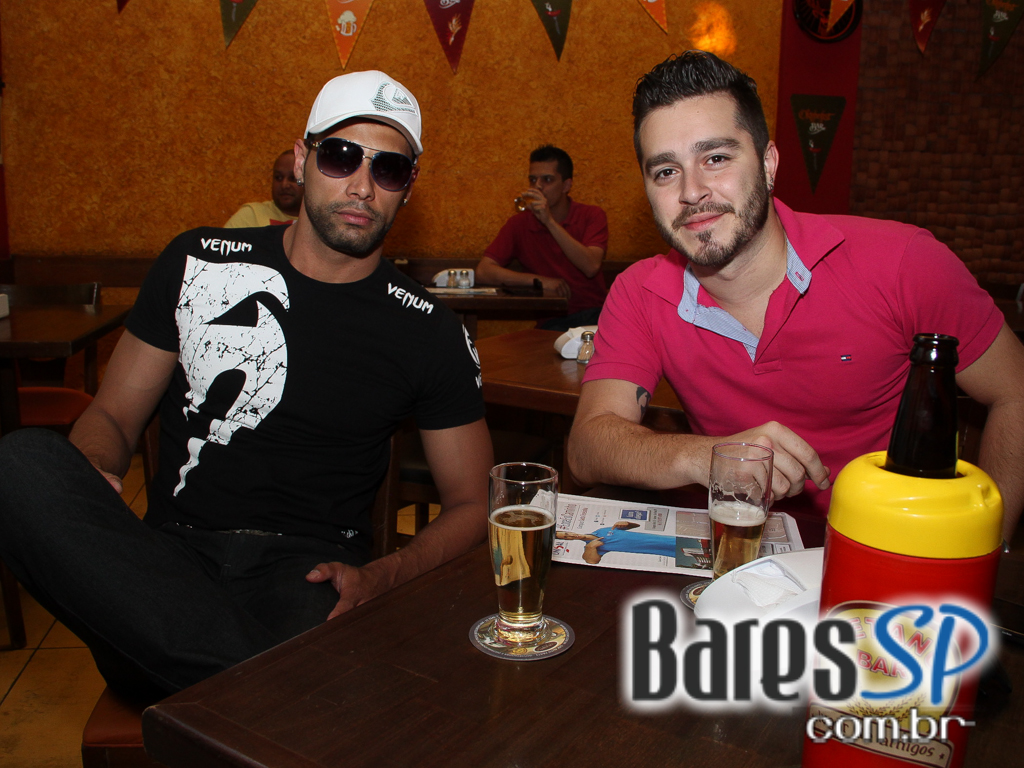 Caetano's Bar ofereceu música alemã ao vivo com cerveja Paulaner - Unisal Caetano's Bar ofereceu música alemã ao vivo com cerveja Paulaner - Unisal