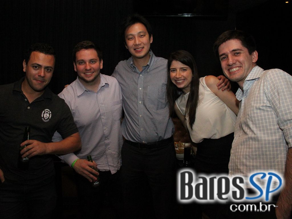 Versão Brasileira com Ivo Meirelles e Convidados no Dezoito Bar Versão Brasileira com Ivo Meirelles e Convidados no Dezoito Bar