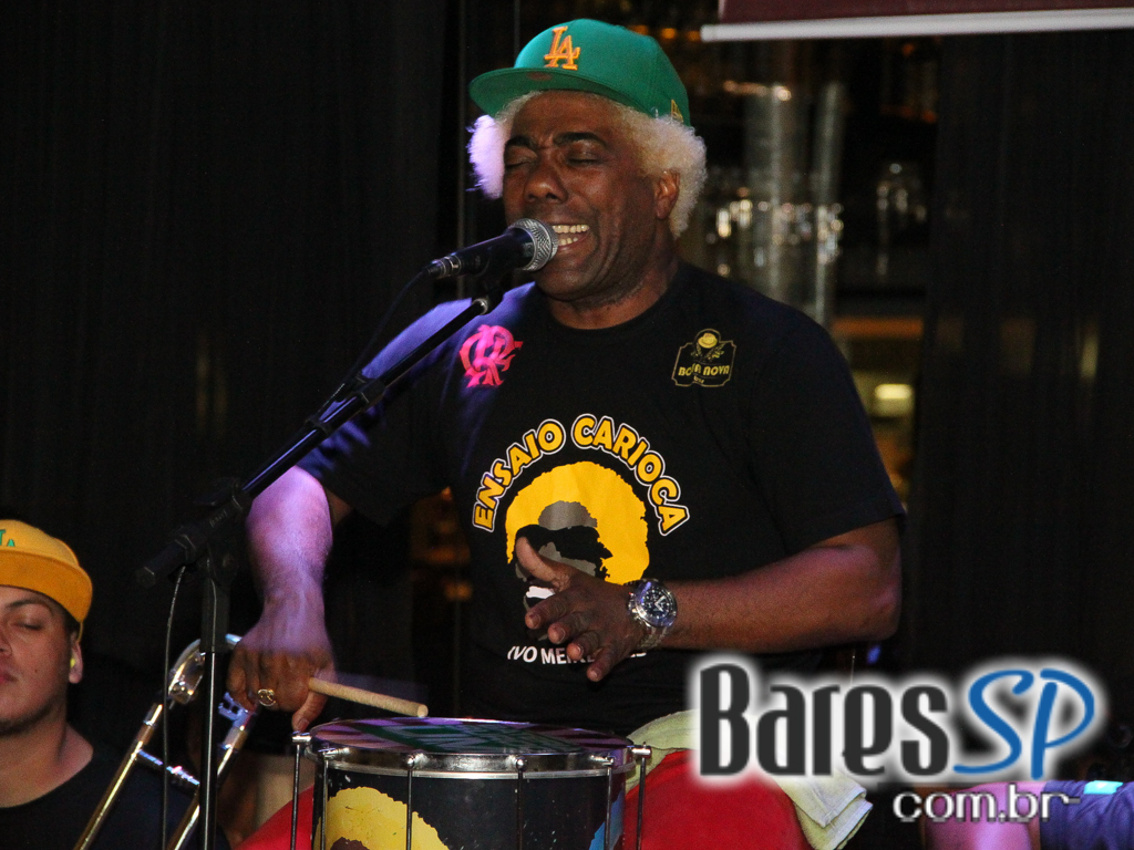 Versão Brasileira com Ivo Meirelles e Convidados no Dezoito Bar Versão Brasileira com Ivo Meirelles e Convidados no Dezoito Bar