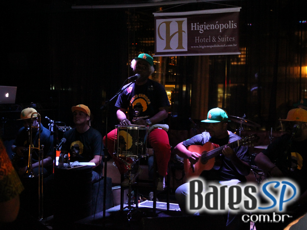 Versão Brasileira com Ivo Meirelles e Convidados no Dezoito Bar Versão Brasileira com Ivo Meirelles e Convidados no Dezoito Bar