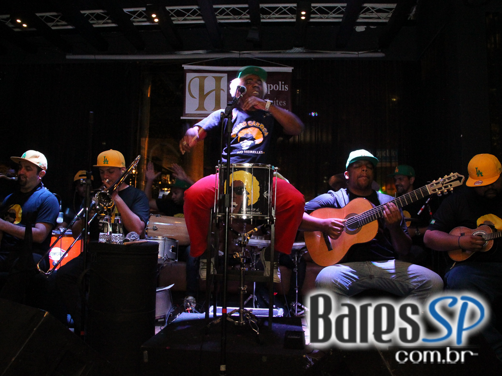 Versão Brasileira com Ivo Meirelles e Convidados no Dezoito Bar Versão Brasileira com Ivo Meirelles e Convidados no Dezoito Bar