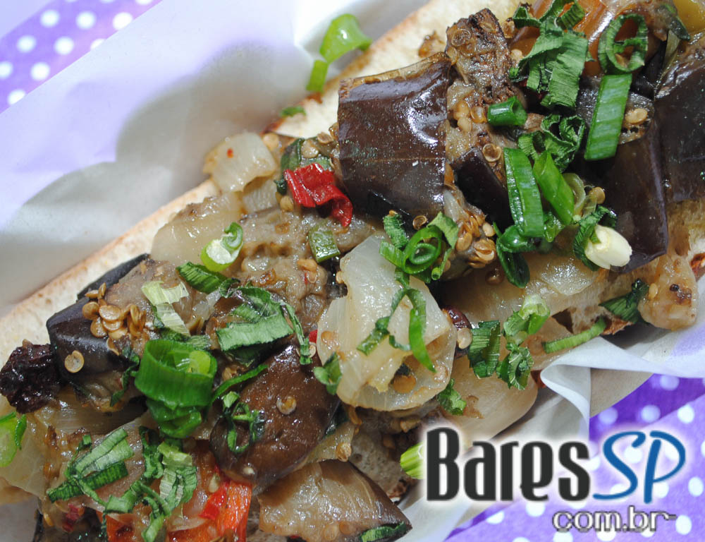 Aconteceu no domingo a Feira Gastronômica Panela na Rua na Praça Benedito Calixto Aconteceu no domingo a Feira Gastronômica Panela na Rua na Praça Benedito Calixto