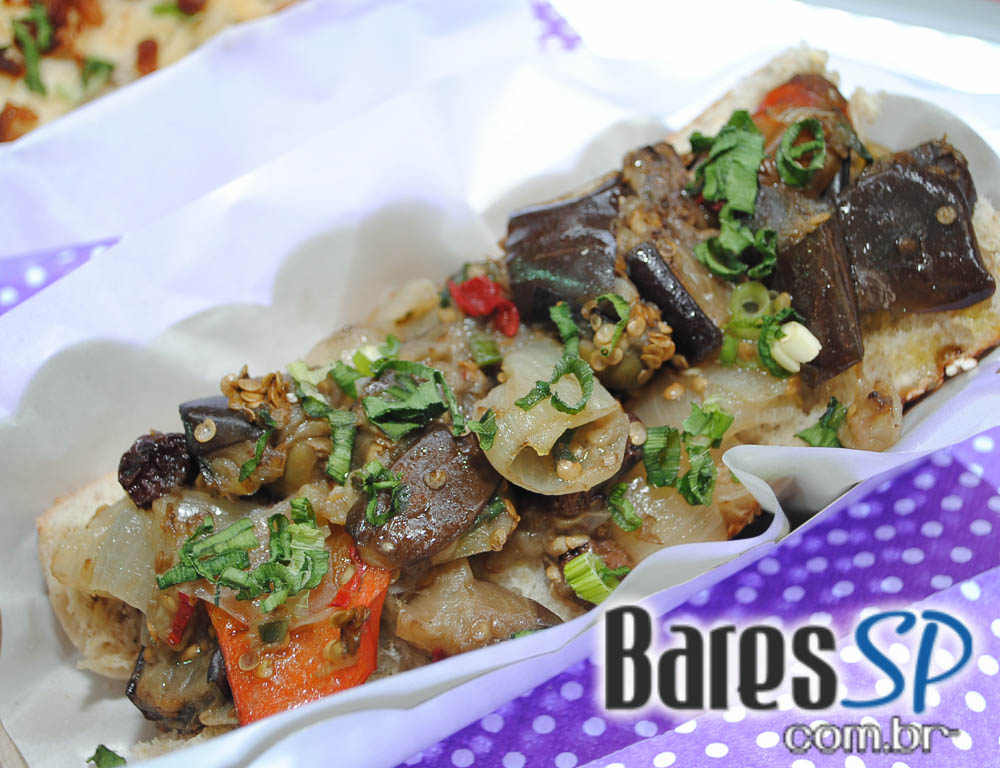 Aconteceu no domingo a Feira Gastronômica Panela na Rua na Praça Benedito Calixto Aconteceu no domingo a Feira Gastronômica Panela na Rua na Praça Benedito Calixto