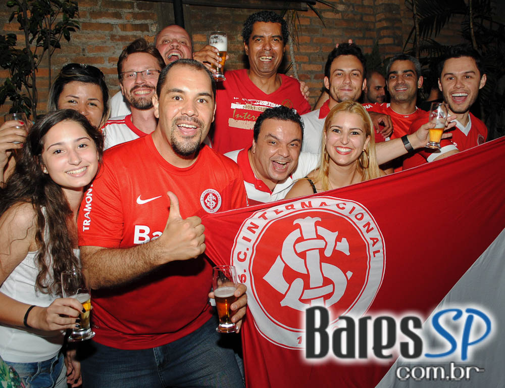 Quintal do Espeto ofereceu show de MPB com Vinicius & Juca Quintal do Espeto ofereceu show de MPB com Vinicius & Juca