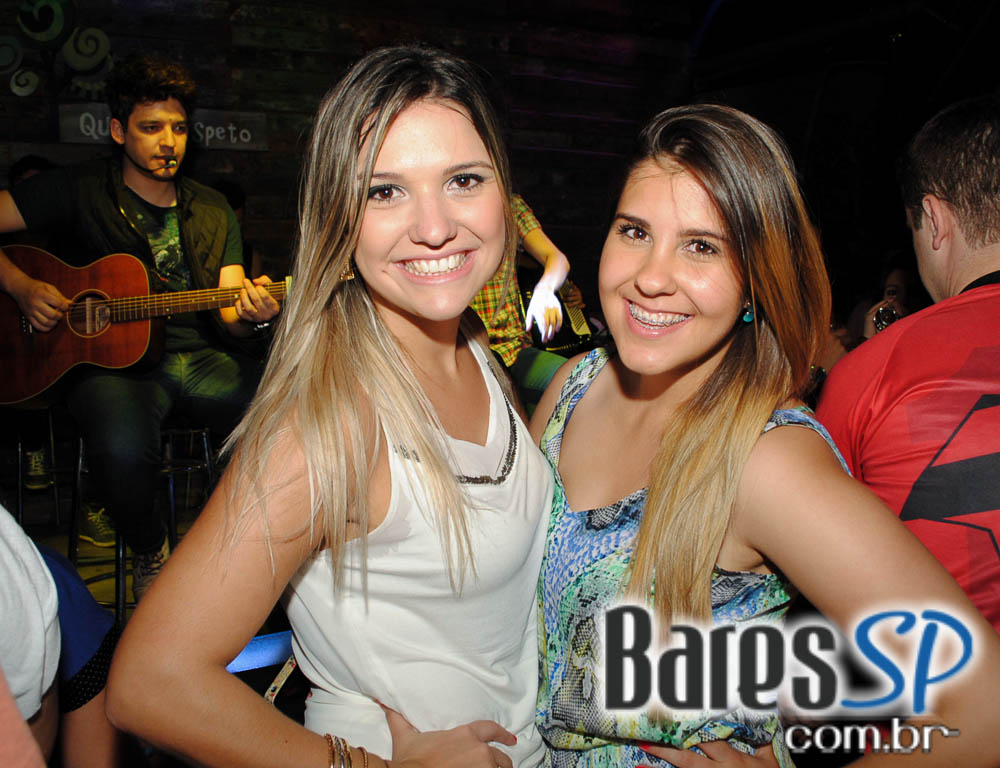 Quintal do Espeto ofereceu show de MPB com Vinicius & Juca Quintal do Espeto ofereceu show de MPB com Vinicius & Juca