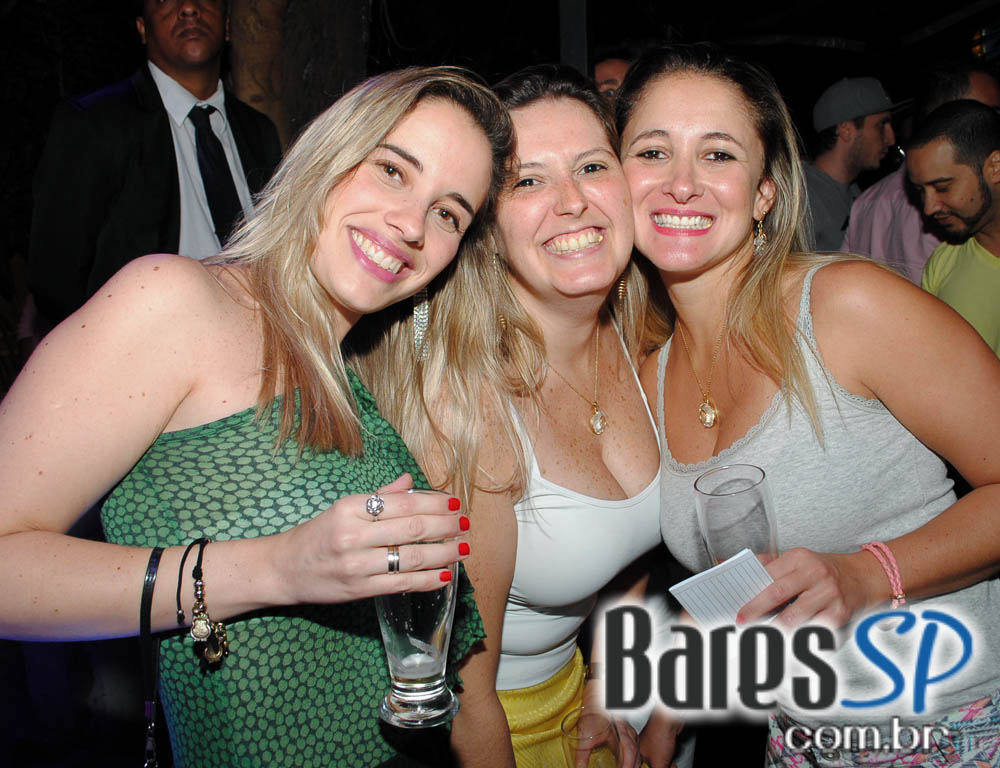 Quintal do Espeto ofereceu show de MPB com Vinicius & Juca Quintal do Espeto ofereceu show de MPB com Vinicius & Juca