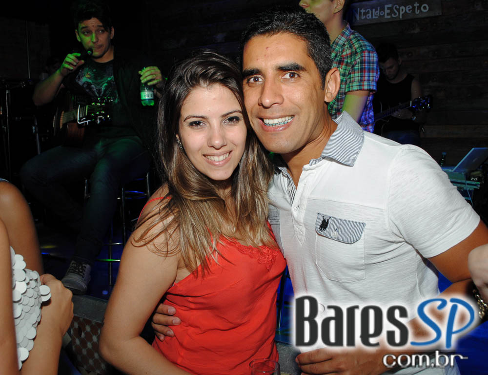 Quintal do Espeto ofereceu show de MPB com Vinicius & Juca Quintal do Espeto ofereceu show de MPB com Vinicius & Juca