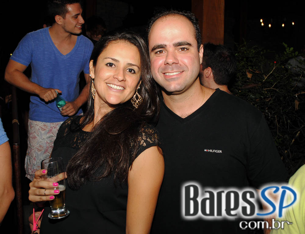 Quintal do Espeto ofereceu show de MPB com Vinicius & Juca Quintal do Espeto ofereceu show de MPB com Vinicius & Juca