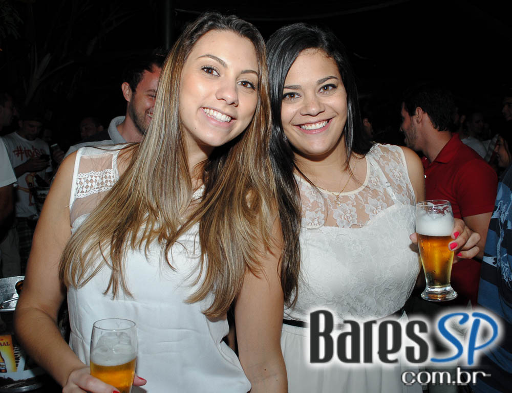 Quintal do Espeto ofereceu show de MPB com Vinicius & Juca Quintal do Espeto ofereceu show de MPB com Vinicius & Juca