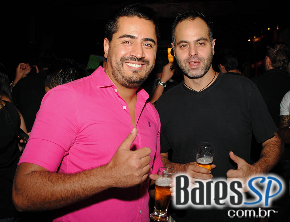 Quintal do Espeto ofereceu show de MPB com Vinicius & Juca Quintal do Espeto ofereceu show de MPB com Vinicius & Juca