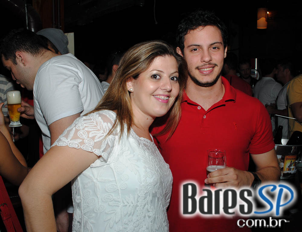 Quintal do Espeto ofereceu show de MPB com Vinicius & Juca Quintal do Espeto ofereceu show de MPB com Vinicius & Juca