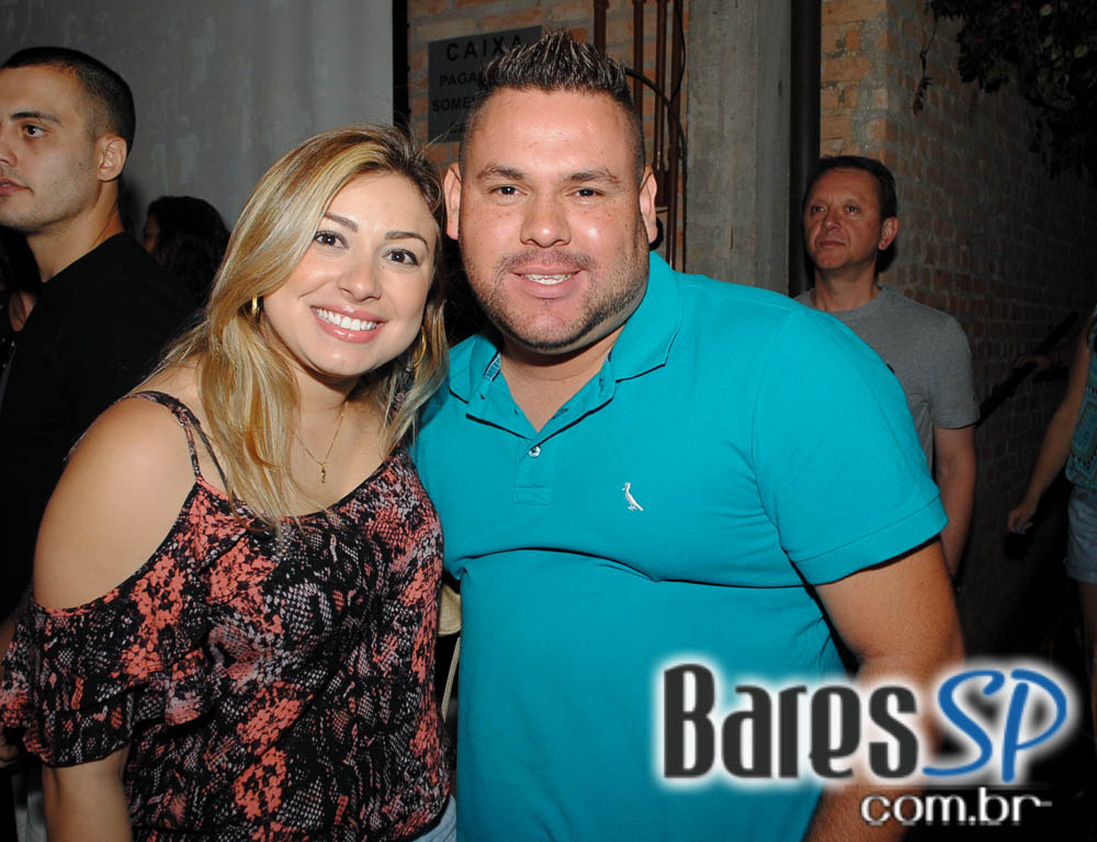 Quintal do Espeto ofereceu show de MPB com Vinicius & Juca Quintal do Espeto ofereceu show de MPB com Vinicius & Juca