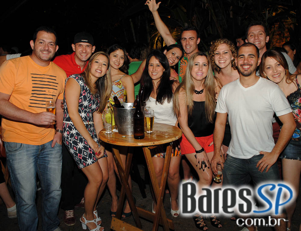 Quintal do Espeto ofereceu show de MPB com Vinicius & Juca Quintal do Espeto ofereceu show de MPB com Vinicius & Juca