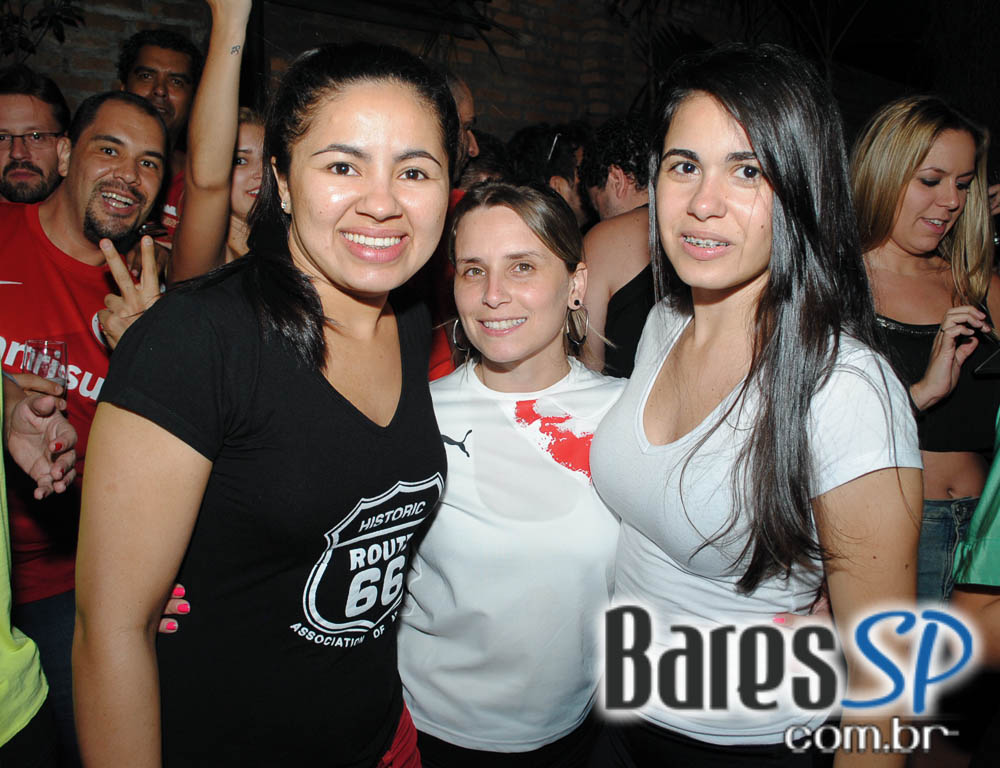 Quintal do Espeto ofereceu show de MPB com Vinicius & Juca Quintal do Espeto ofereceu show de MPB com Vinicius & Juca