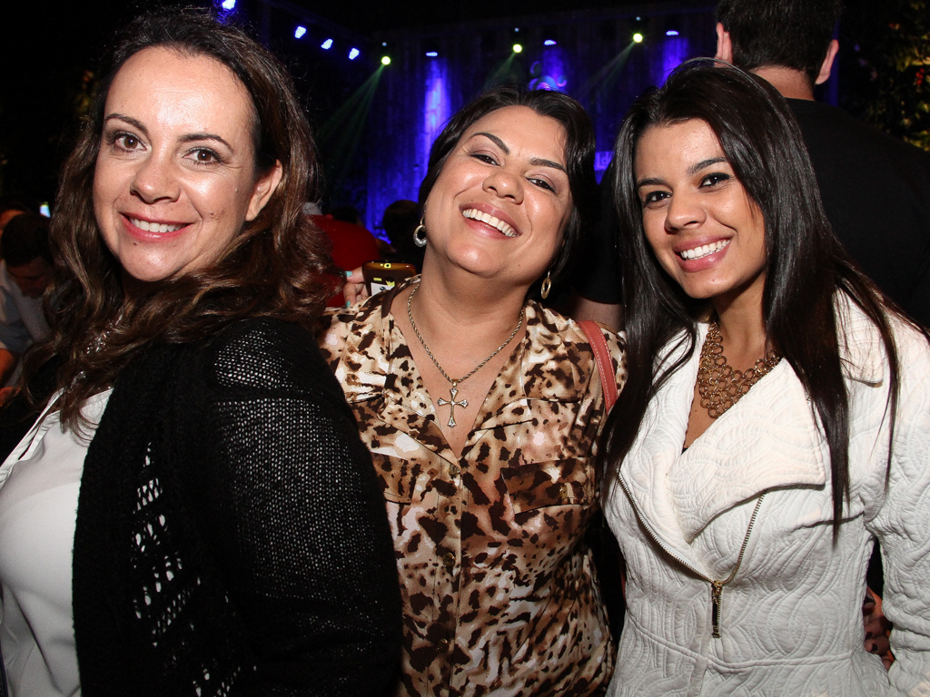 Quintal do Espeto inaugurou sua 4 ª unidade com show do cantor Jorge Aragão Quintal do Espeto inaugurou sua 4 ª unidade com show do cantor Jorge Aragão