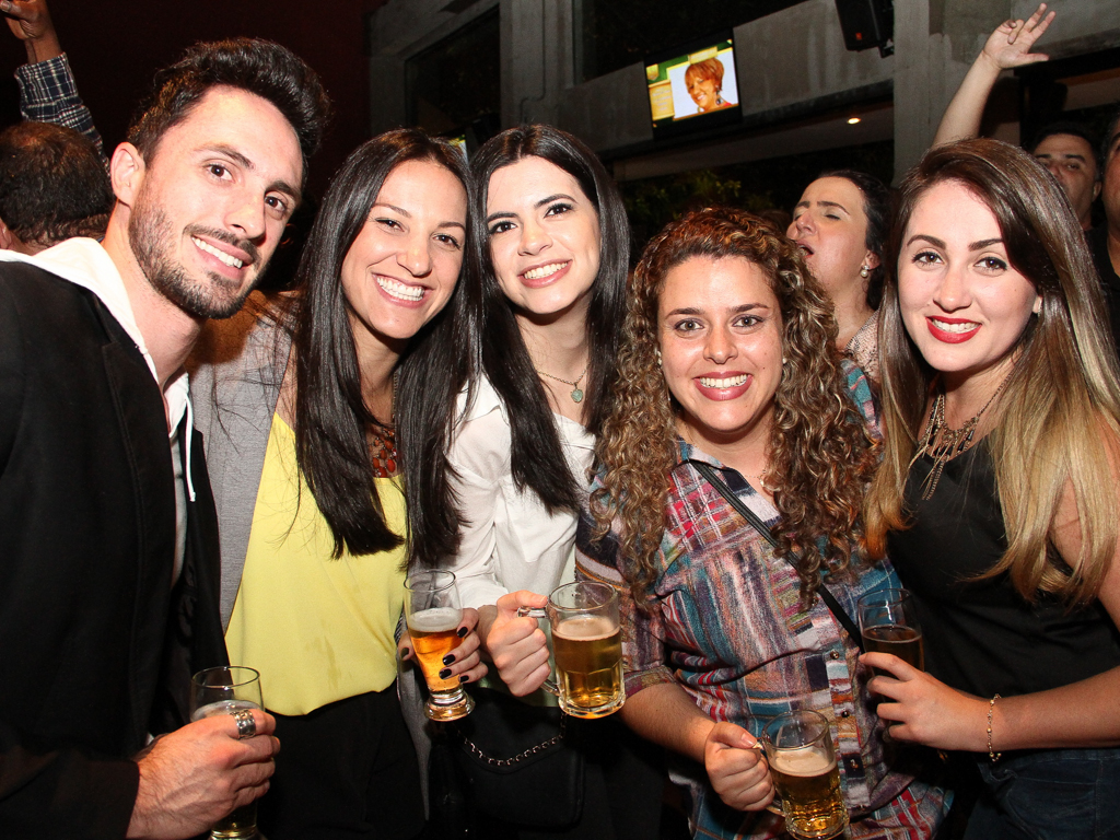 Quintal do Espeto inaugurou sua 4 ª unidade com show do cantor Jorge Aragão Quintal do Espeto inaugurou sua 4 ª unidade com show do cantor Jorge Aragão