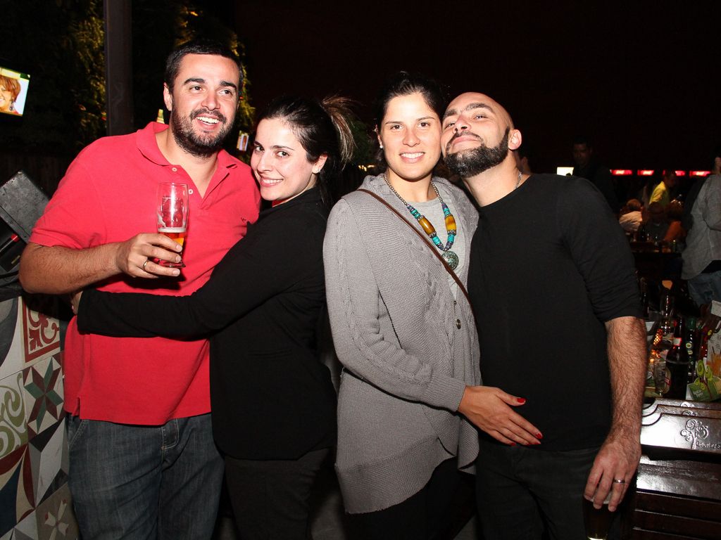 Quintal do Espeto inaugurou sua 4 ª unidade com show do cantor Jorge Aragão Quintal do Espeto inaugurou sua 4 ª unidade com show do cantor Jorge Aragão