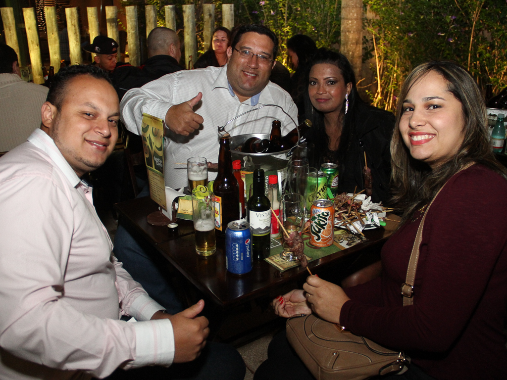 Quintal do Espeto inaugurou sua 4 ª unidade com show do cantor Jorge Aragão Quintal do Espeto inaugurou sua 4 ª unidade com show do cantor Jorge Aragão