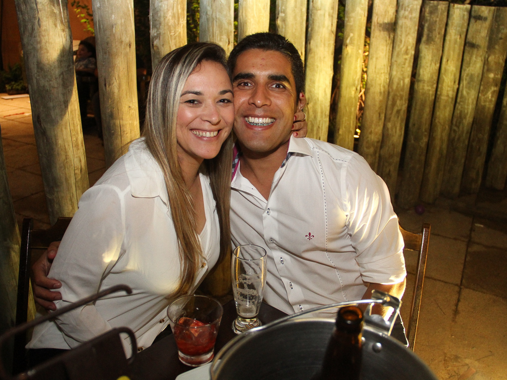 Quintal do Espeto inaugurou sua 4 ª unidade com show do cantor Jorge Aragão Quintal do Espeto inaugurou sua 4 ª unidade com show do cantor Jorge Aragão