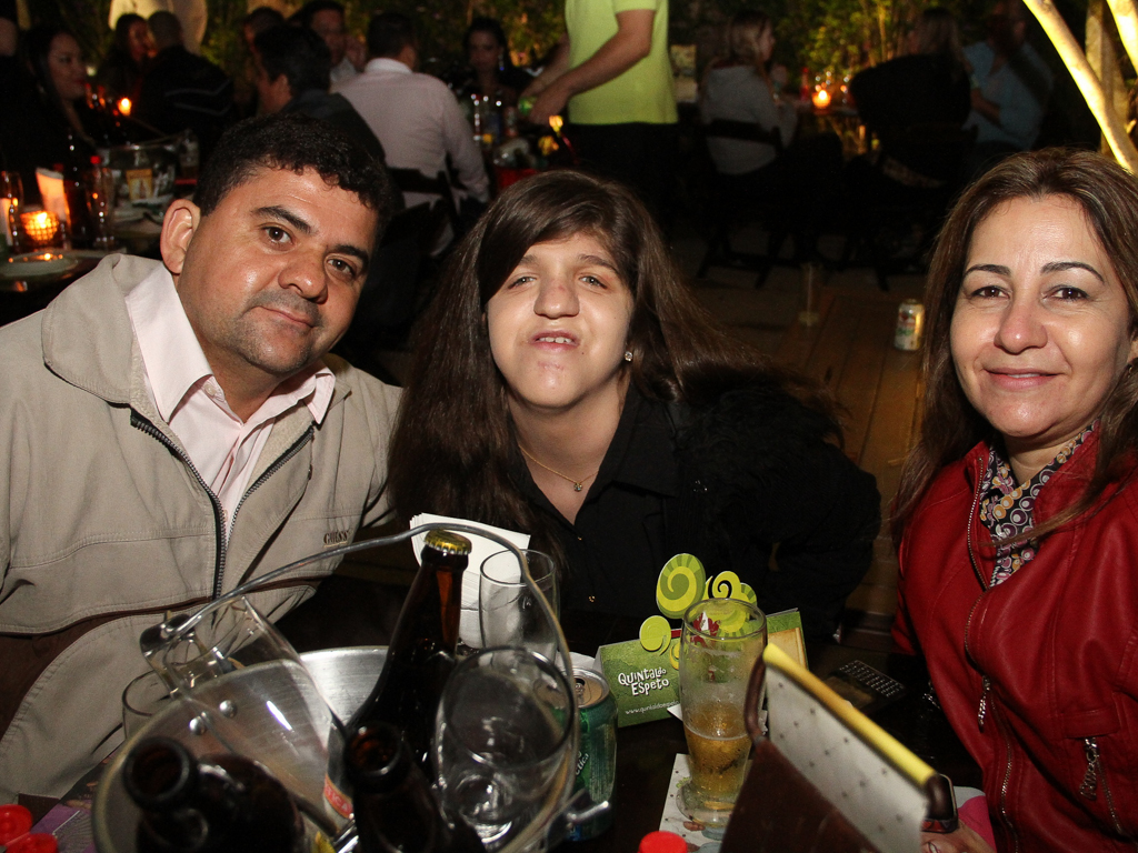 Quintal do Espeto inaugurou sua 4 ª unidade com show do cantor Jorge Aragão Quintal do Espeto inaugurou sua 4 ª unidade com show do cantor Jorge Aragão