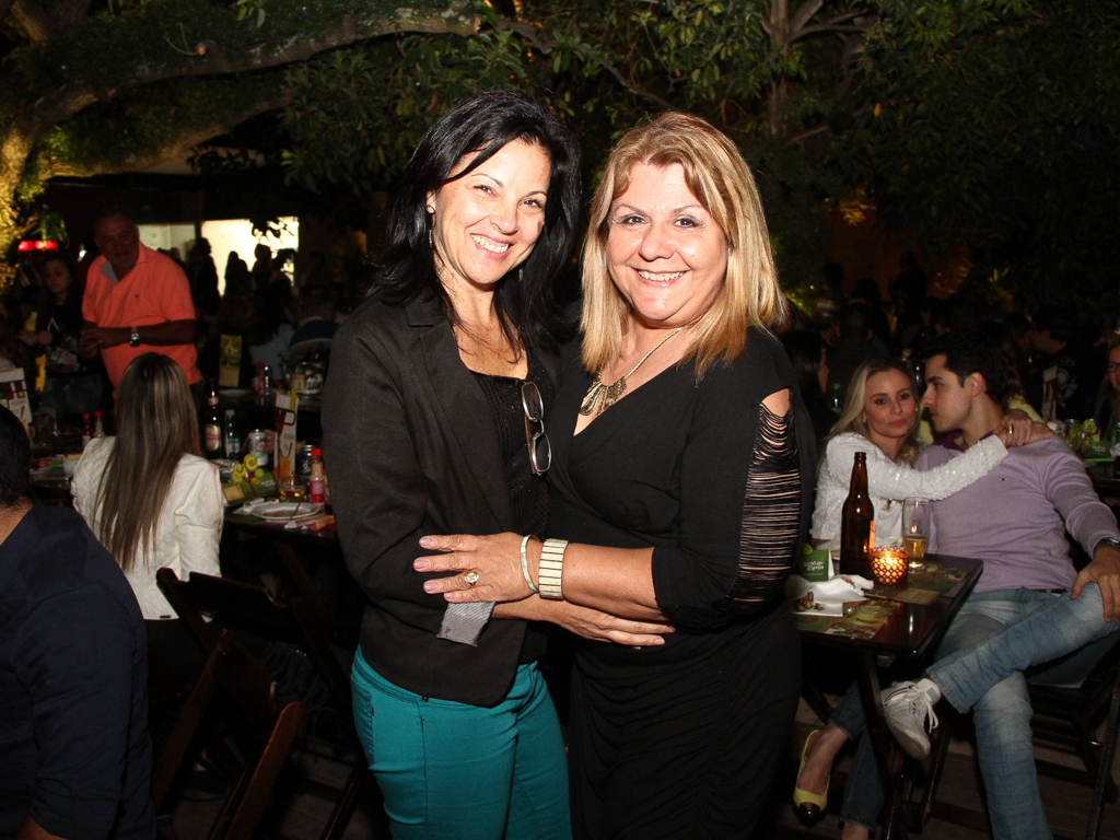 Quintal do Espeto inaugurou sua 4 ª unidade com show do cantor Jorge Aragão Quintal do Espeto inaugurou sua 4 ª unidade com show do cantor Jorge Aragão