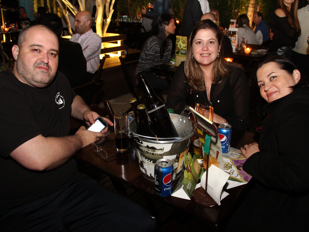 Quintal do Espeto inaugurou sua 4 ª unidade com show do cantor Jorge Aragão Quintal do Espeto inaugurou sua 4 ª unidade com show do cantor Jorge Aragão