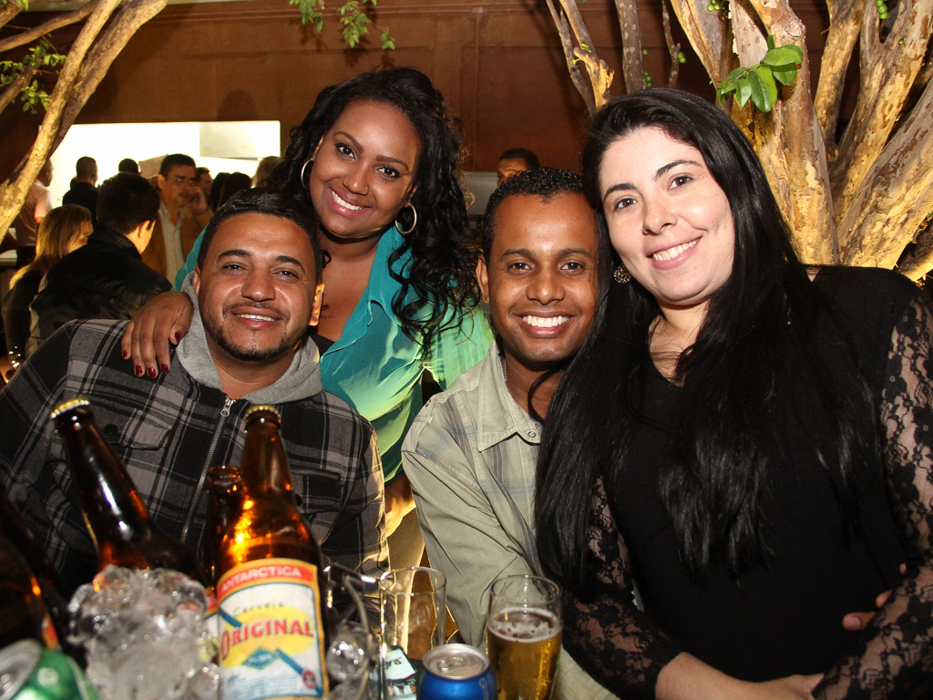 Quintal do Espeto inaugurou sua 4 ª unidade com show do cantor Jorge Aragão Quintal do Espeto inaugurou sua 4 ª unidade com show do cantor Jorge Aragão