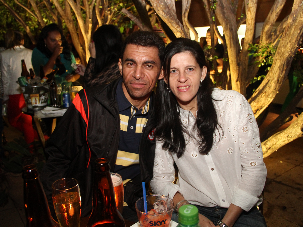 Quintal do Espeto inaugurou sua 4 ª unidade com show do cantor Jorge Aragão Quintal do Espeto inaugurou sua 4 ª unidade com show do cantor Jorge Aragão