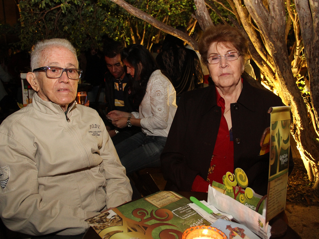 Quintal do Espeto inaugurou sua 4 ª unidade com show do cantor Jorge Aragão Quintal do Espeto inaugurou sua 4 ª unidade com show do cantor Jorge Aragão