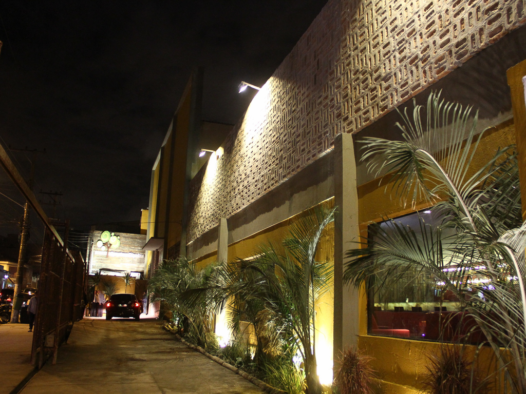 Quintal do Espeto inaugurou sua 4 ª unidade com show do cantor Jorge Aragão Quintal do Espeto inaugurou sua 4 ª unidade com show do cantor Jorge Aragão