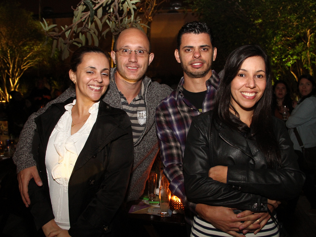 Quintal do Espeto inaugurou sua 4 ª unidade com show do cantor Jorge Aragão Quintal do Espeto inaugurou sua 4 ª unidade com show do cantor Jorge Aragão